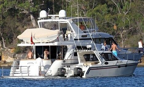 Джордж Майкл целовался на яхте с мужчиной(фото)