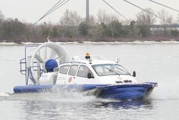 Бойцы МЧС показали, как будут бороться с паводком (ФОТО)