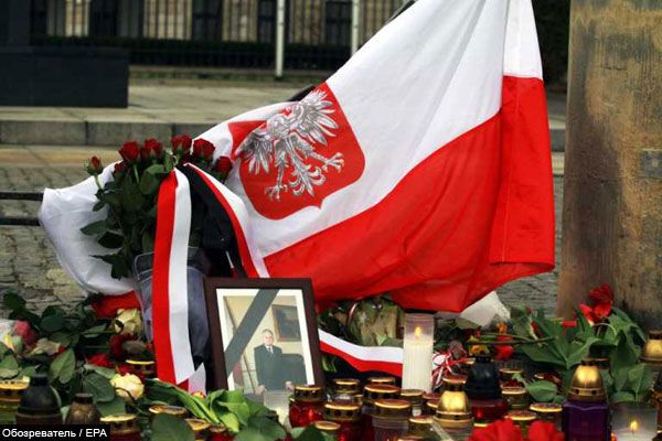 Польша скорбит о погибших в авиакатастрофе. ФОТО