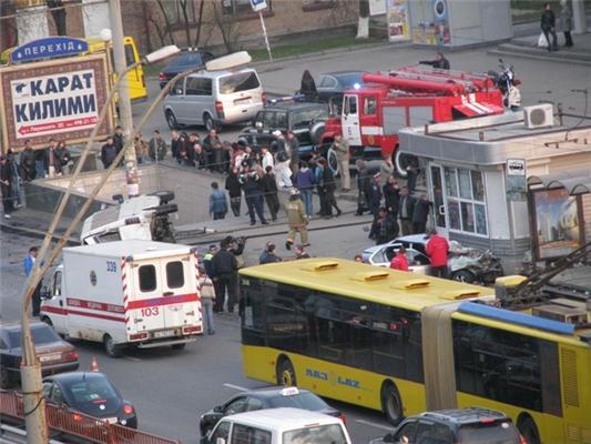 Страшна аварія в центрі Києва! ФОТО