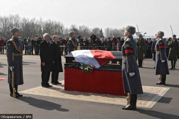 Гроб с телом Качиньского доставили в Варшаву