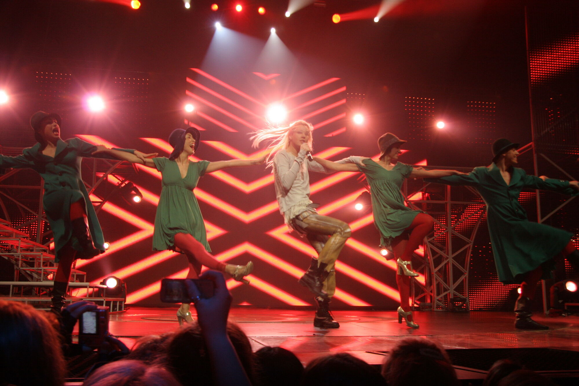 Бориса Апреля подвесили и выгнали из "Фабрики.Суперфинал"