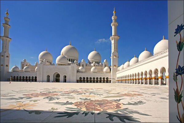 Сокровище шейха Заида. Белая мечеть в Абу-Даби