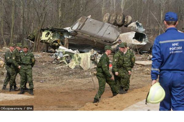 Нові фото з місця падіння польського Ту-154