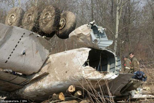 Нові фото з місця падіння польського Ту-154