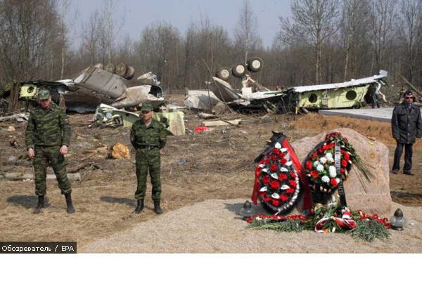 Нові фото з місця падіння польського Ту-154