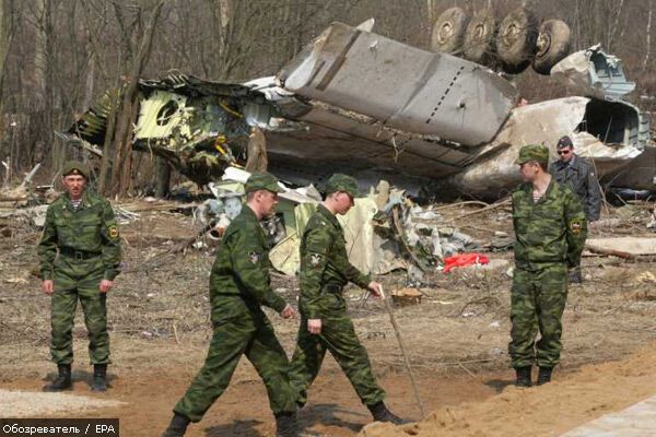 Нові фото з місця падіння польського Ту-154