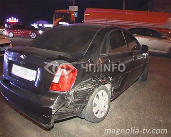 ДТП: В Киеве "не разминулись" две иномарки (ФОТО)