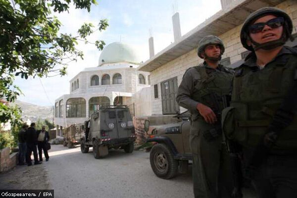 Израильтяне сожгли машины и осквернили мечеть