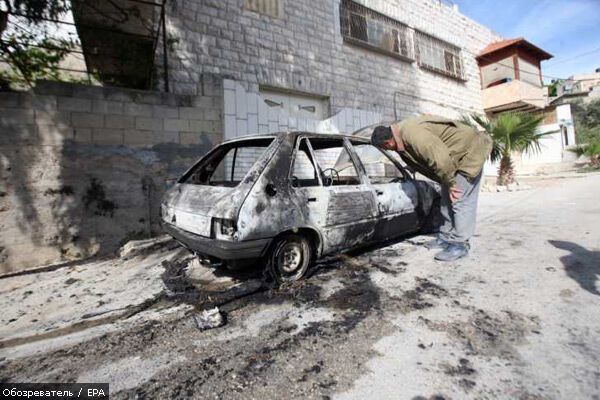 Израильтяне сожгли машины и осквернили мечеть