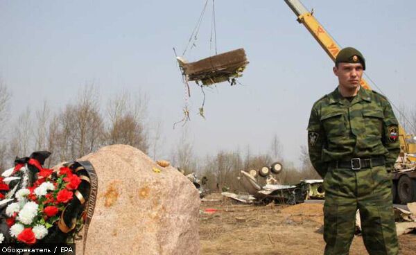 Начался перенос обломков самолета президента Польши