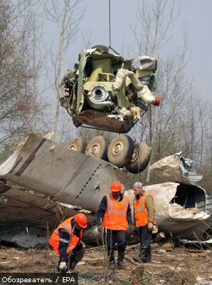 Начался перенос обломков самолета президента Польши