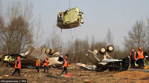 Начался перенос обломков самолета президента Польши