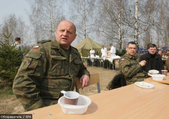 Начался перенос обломков самолета президента Польши