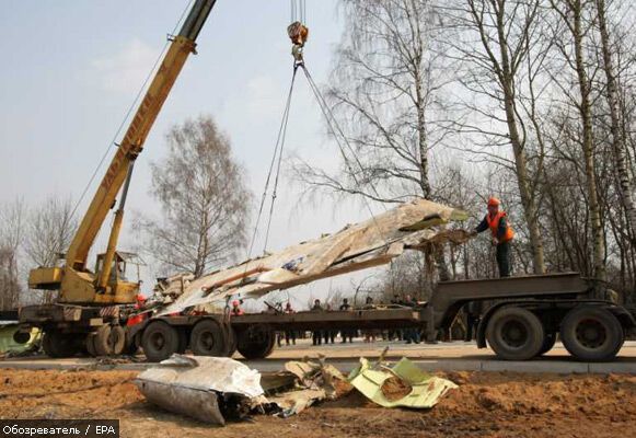 Начался перенос обломков самолета президента Польши