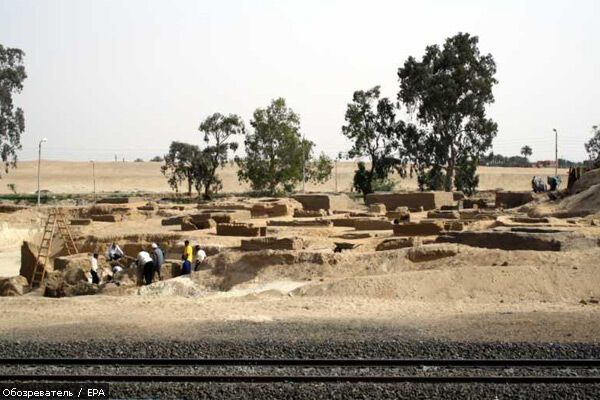 14 древних гробниц обнаружено в Египте