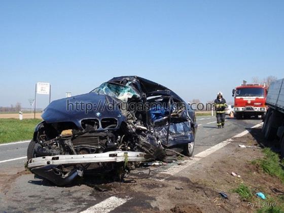 BMW посостязалось в ловкости с грузовиком. Фатальные ФОТО