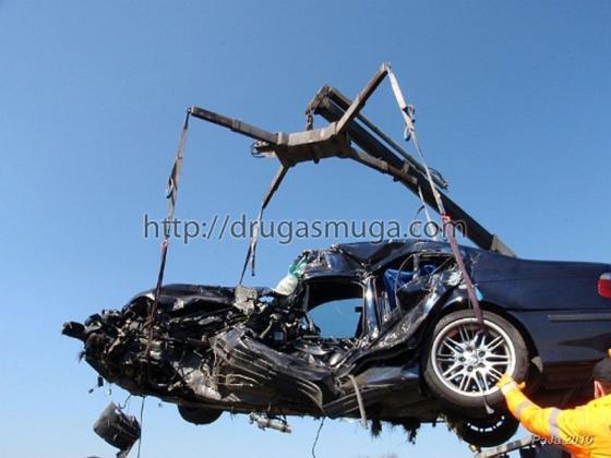 BMW посостязалось в ловкости с грузовиком. Фатальные ФОТО