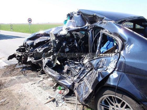 BMW посостязалось в ловкости с грузовиком. Фатальные ФОТО