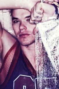 Барышни, вытрите слюнки!