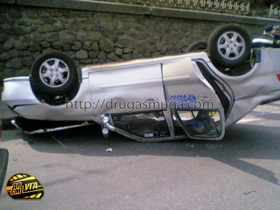 Авто совершило кульбит, не нарушая ПДД. ФОТО