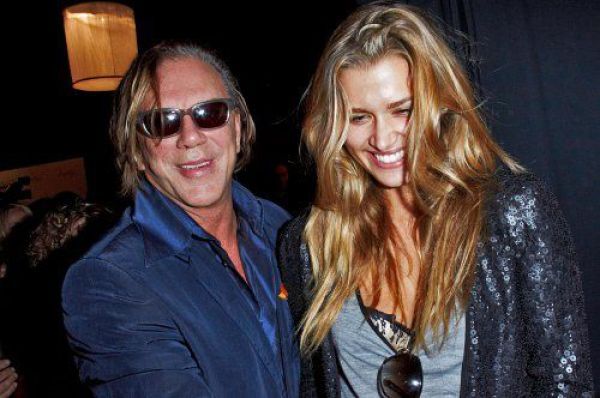 Не говори мне, что это любовь 