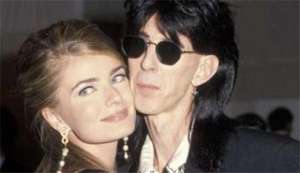 Не говори мне, что это любовь 