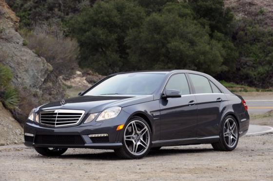 Свежие снимки форсированной Mercedes-Benz E63. ФОТО
