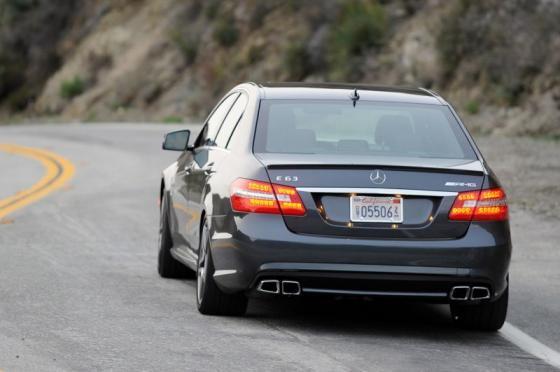 Свежие снимки форсированной Mercedes-Benz E63. ФОТО