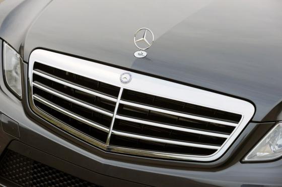 Свежие снимки форсированной Mercedes-Benz E63. ФОТО