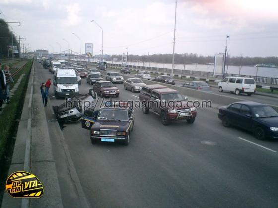 Авто совершило кульбит, не нарушая ПДД. ФОТО