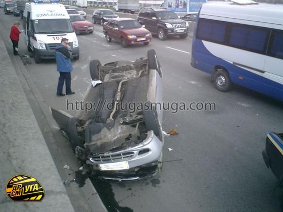 Авто совершило кульбит, не нарушая ПДД. ФОТО