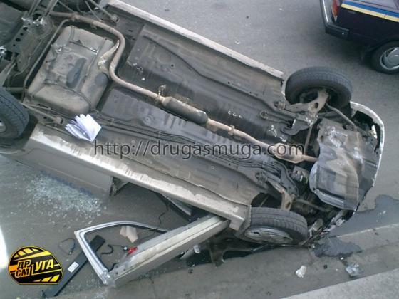 Авто совершило кульбит, не нарушая ПДД. ФОТО