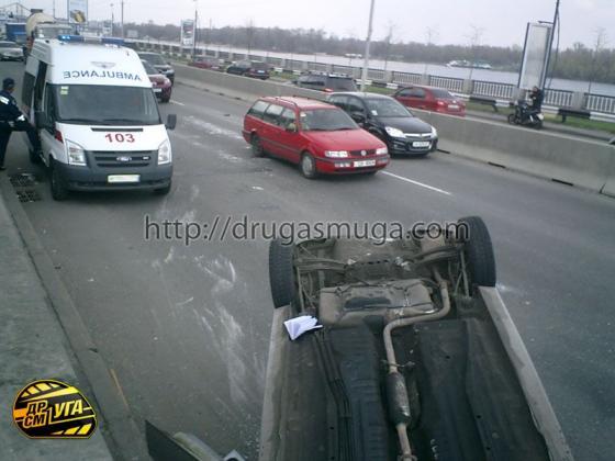 Авто совершило кульбит, не нарушая ПДД. ФОТО