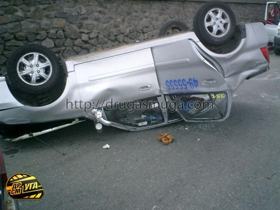 Авто совершило кульбит, не нарушая ПДД. ФОТО