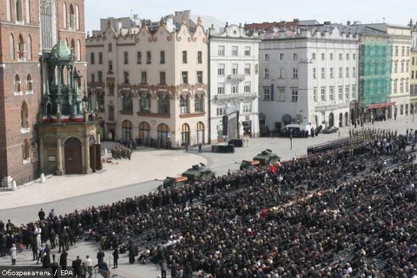 Польша похоронила президента и его супругу