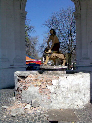 Памятник Самсону отремонтируют