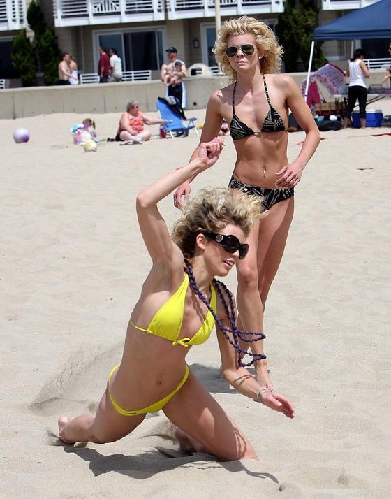 Папарацци залез звезде сериала между ног