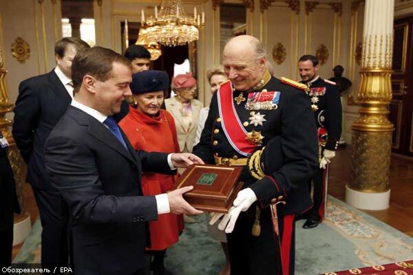 Дмитру Медведєву у Норвегії влаштували королівський прийом