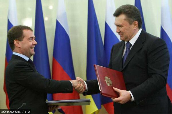 Янукович четырежды уговаривал Медведева оставить ЧФ