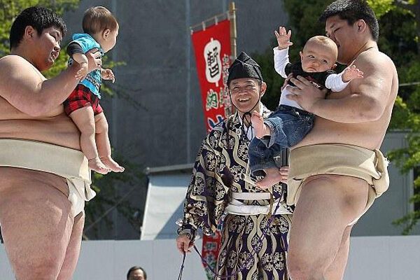 В Японии прошел фестиваль плачущих детей. ФОТО