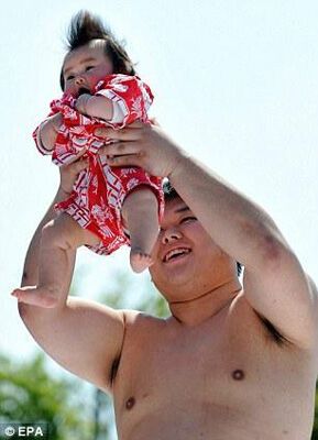 В Японии прошел фестиваль плачущих детей. ФОТО