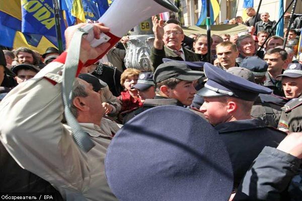 Жаркий день у Верховній Раді. ФОТОРЕПОРТАЖ