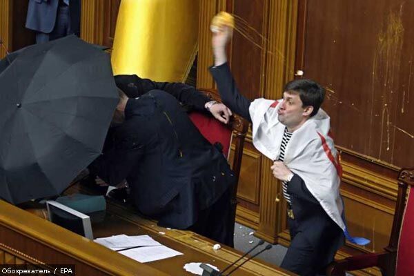 Жаркий день у Верховній Раді. ФОТОРЕПОРТАЖ