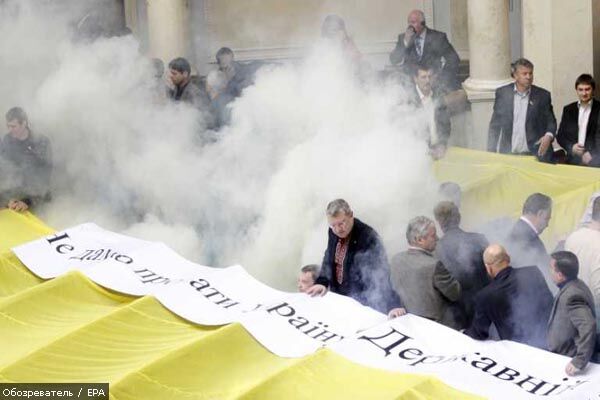 Жаркий день у Верховній Раді. ФОТОРЕПОРТАЖ