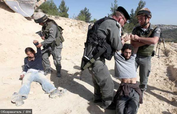 Ізраїльські солдати розганяють протестувальників палестинців