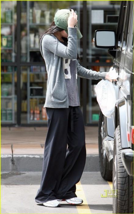 Меган Фокс без макияжа и ретуши