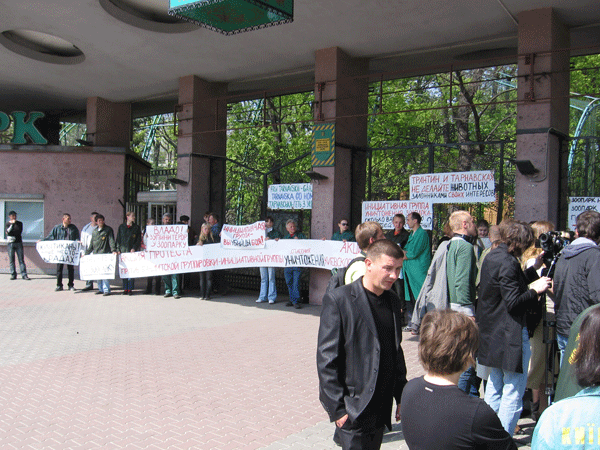 Потасовка в зоопарке: последствия смерти слона Боя (ФОТО)