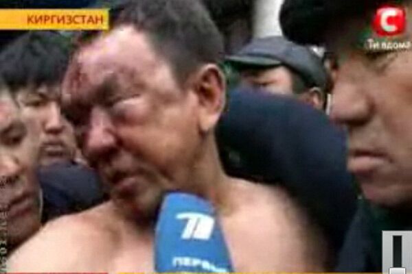 ФОТО дня. Побитий повстанцями колишній міністр МВС Киргизії