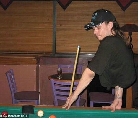 Кенни - человек-полтела. ФОТО и ВИДЕО